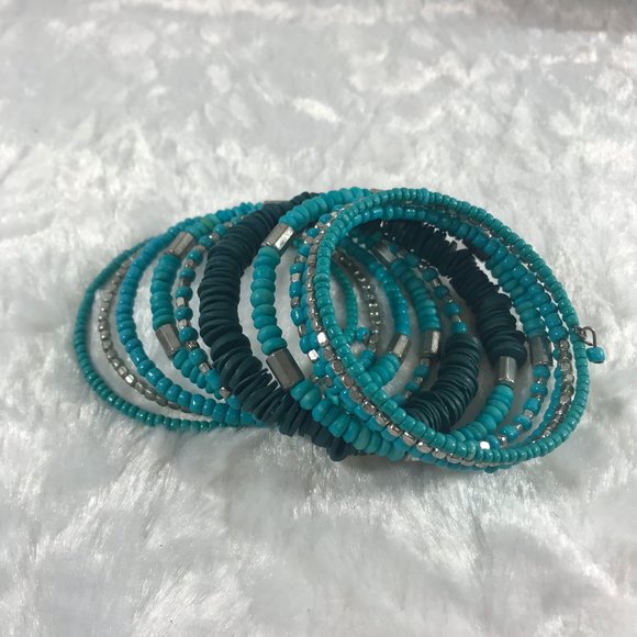 BoHo Beaded Bracelet Memory Wire Turquoise Color - Picture 3 of 6